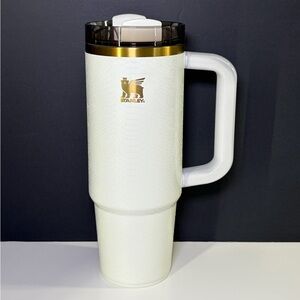 Stanley Pale Stone Snakeskin The Quencher Luxe H2.0 FlowState Tumbler 30 OZ BNIB